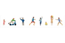 Children Playing, 8 Figure Set OO/HO Scale